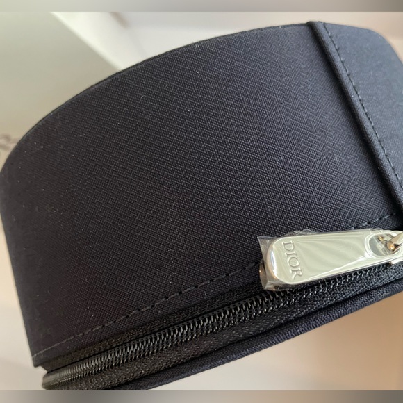 Dior Beaute Vanity Zip Round Cosmetic Makeup Mirror Case NEW IN BOX - Picture 3 of 11